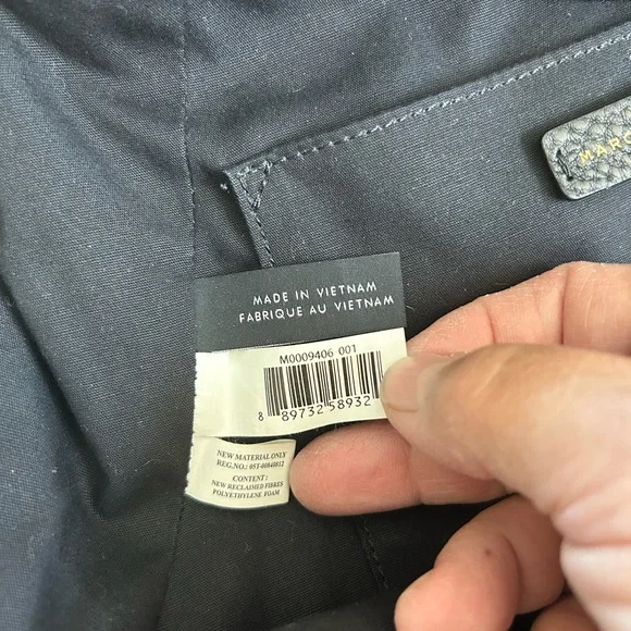 Marc By Marc Jacobs Black Shoulder Bag with Gold Accent - Picture 4 of 9